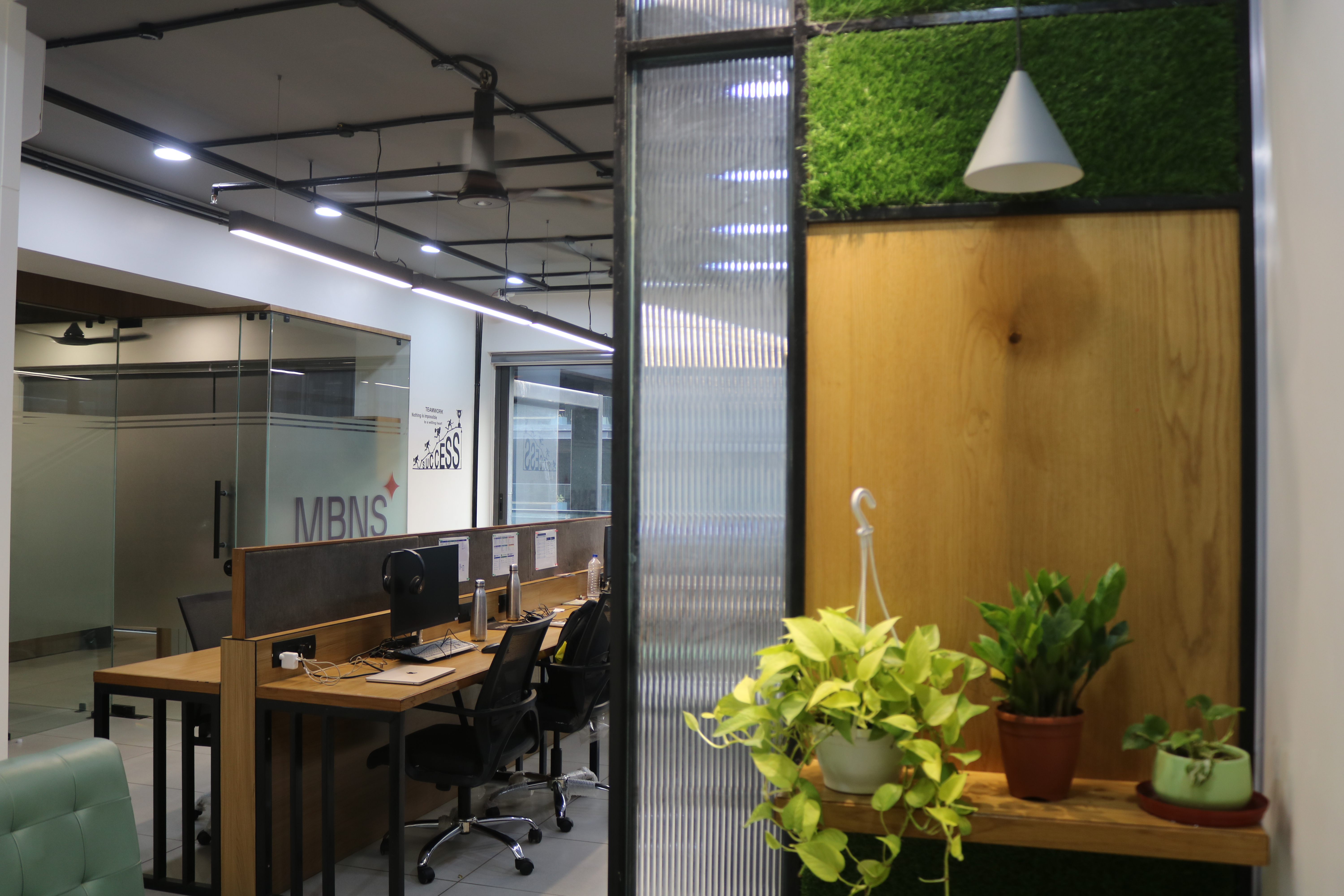 MBNS office and SAP consulting workspace